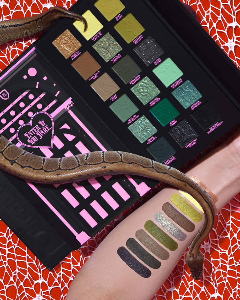 P.Louise Scary Tale Ending Halloween Palette